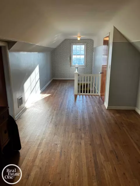735 Hampton, Grosse Pointe Woods, MI 48236 photo 23