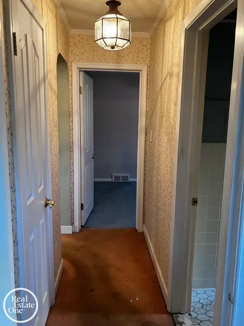 735 Hampton, Grosse Pointe Woods, MI 48236 photo 20
