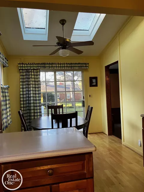735 Hampton, Grosse Pointe Woods, MI 48236 photo 13