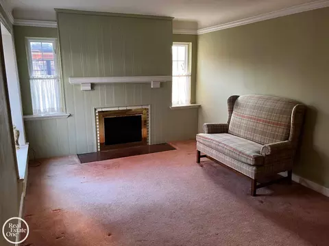 735 Hampton, Grosse Pointe Woods, MI 48236 photo 3