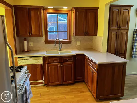 735 Hampton, Grosse Pointe Woods, MI 48236 photo 10