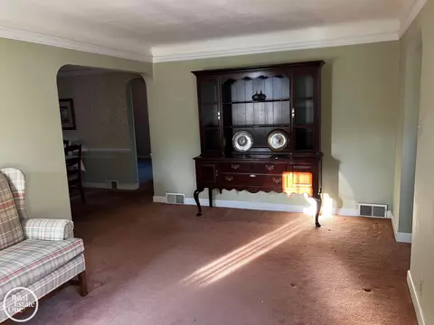 735 Hampton, Grosse Pointe Woods, MI 48236 photo 4
