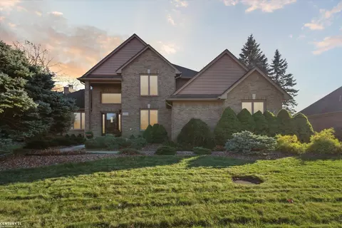 3752 Lake Frst, Sterling Heights, MI 48314