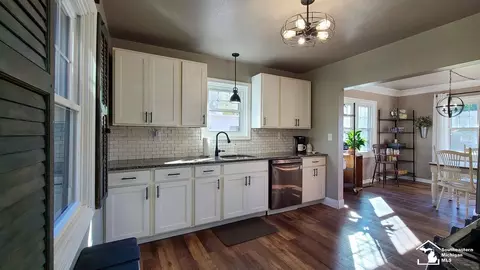 Kitchen - 3585 Lakeview, Monroe, MI 48162 photo 3 of 4