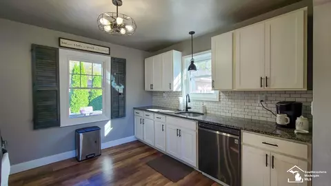Kitchen - 3585 Lakeview, Monroe, MI 48162 photo 2 of 4