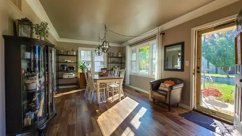 Dining - 3585 Lakeview, Monroe, MI 48162 photo 3 of 3
