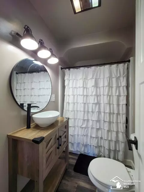 Bath - 3585 Lakeview, Monroe, MI 48162 photo 1 of 1