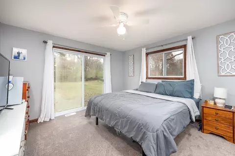 Bedroom - 2389 E Ginter, Midland, MI 48640 photo 1 of 7