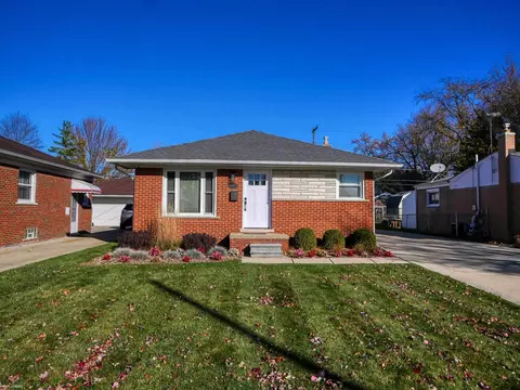 22927 Lincoln, Saint Clair Shores, MI 48082