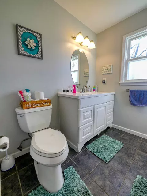 Bath - 2972 Vine, Saint Clair, MI 48079 photo 4 of 6