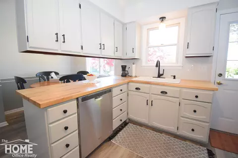 Kitchen - 7288 Bancroft, Bancroft, MI 48414 photo 3 of 4