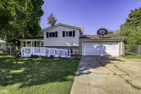 2795 Ravenglass, Waterford, MI 48329