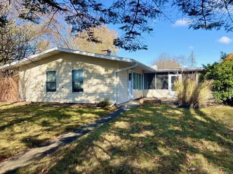 Exterior - 1613 E Sugnet, Midland, MI 48642 photo 2 of 5