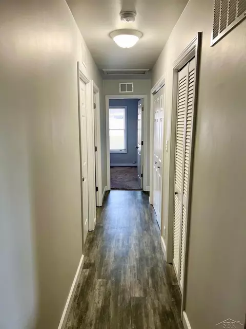 Entry Way - 1613 E Sugnet, Midland, MI 48642 photo 2 of 2