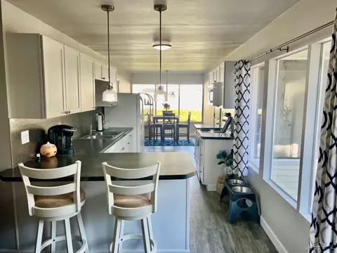 Kitchen - 1613 E Sugnet, Midland, MI 48642 photo 5 of 8