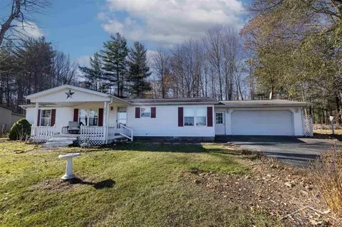 4613 N Verity, Sanford, MI 48657