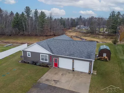 867 E Shoreline, Hope, MI 48628