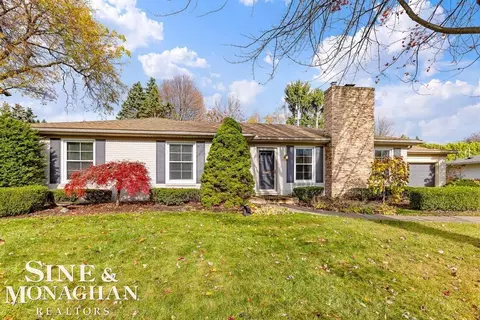30 Briarcliff, Grosse Pointe Shores, MI 48236