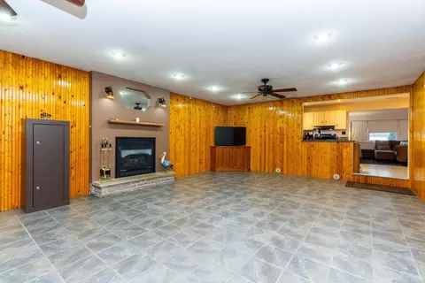 Living - 1983 Washington, Algonac, MI 48001 photo 3 of 3