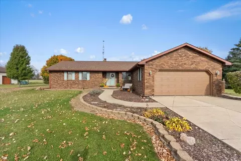 2691 E Juddville, Owosso, MI 48867 photo 2