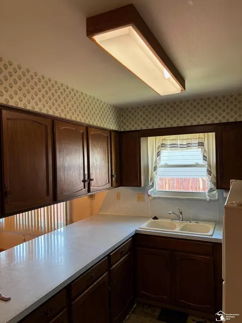 Kitchen - 1023 Toll, Monroe, MI 48162 photo 2 of 2