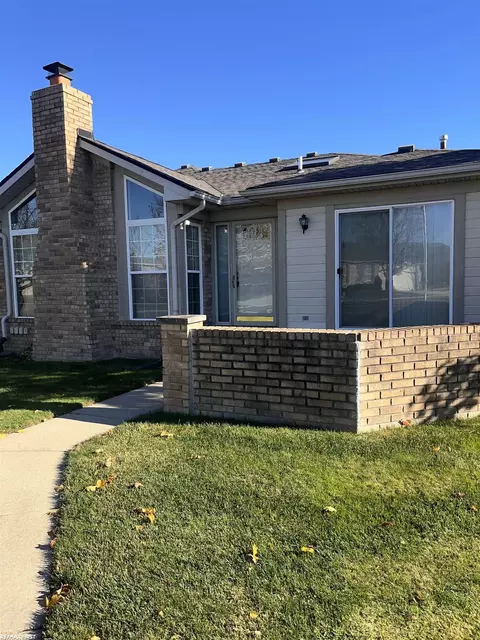 50318 Brockton Ct, Macomb, MI 48044