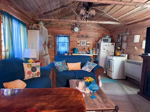 Living - 200 S Burns, Harrison, MI 48625 photo 2 of 5