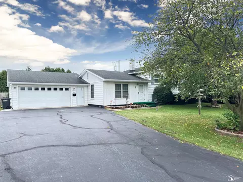 1820 Sheick, Monroe, MI 48162
