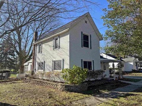 416 Center, Chesaning, MI 48616