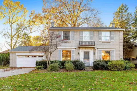 573 Pemberton, Grosse Pointe, MI 48230 photo 2