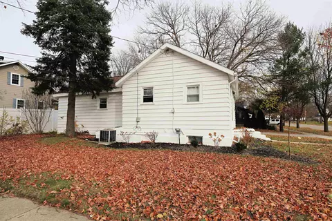 Exterior - 401 Elm, Flushing, MI 48433 photo 3 of 11