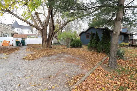 Exterior - 401 Elm, Flushing, MI 48433 photo 4 of 11