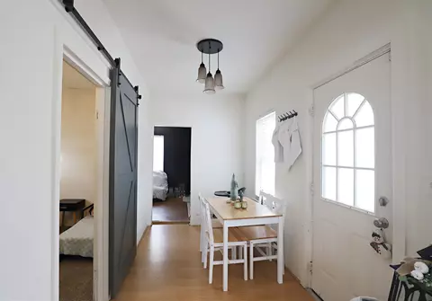 Entry Way - 401 Elm, Flushing, MI 48433 photo 1 of 1