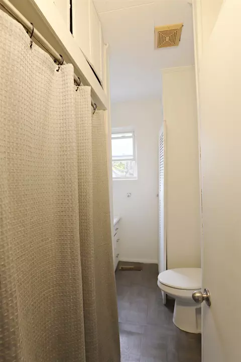 Bath - 401 Elm, Flushing, MI 48433 photo 2 of 2