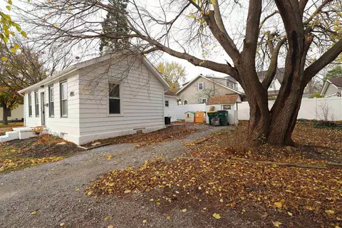 Exterior - 401 Elm, Flushing, MI 48433 photo 5 of 11