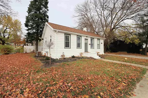 Exterior - 401 Elm, Flushing, MI 48433 photo 2 of 11