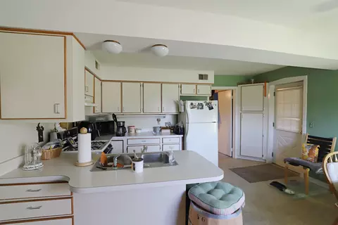 418 S Seymour, Flushing, MI 48433 photo 5