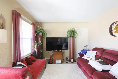 418 S Seymour, Flushing, MI 48433 photo 3