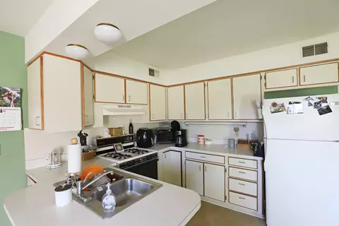 418 S Seymour, Flushing, MI 48433 photo 6