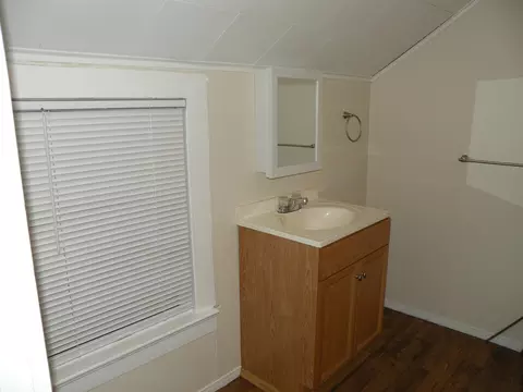 Bath - 620 Walnut, Owosso, MI 48867 photo 1 of 2