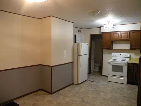 Kitchen - 620 Walnut, Owosso, MI 48867 photo 3 of 3