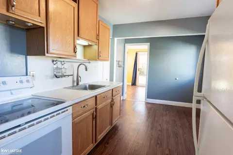 Kitchen - 23875 Willard, Warren, MI 48089 photo 2 of 2