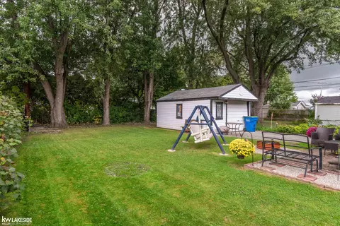 Exterior - 23875 Willard, Warren, MI 48089 photo 4 of 5