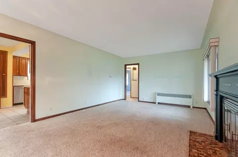 2039 Hampton, Grosse Pointe Woods, MI 48236 photo 3