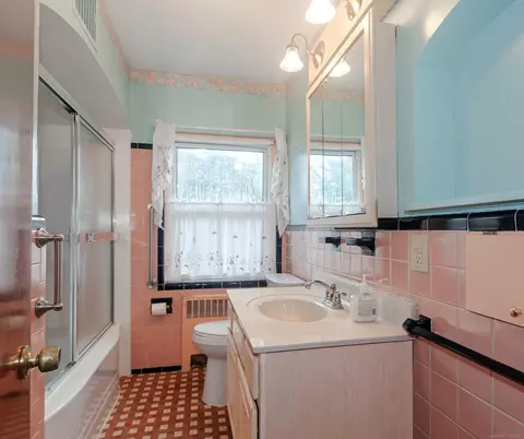 2039 Hampton, Grosse Pointe Woods, MI 48236 photo 16