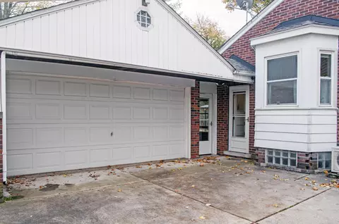 2039 Hampton, Grosse Pointe Woods, MI 48236 photo 24