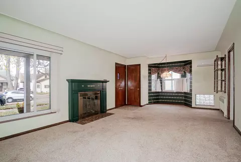 2039 Hampton, Grosse Pointe Woods, MI 48236 photo 5