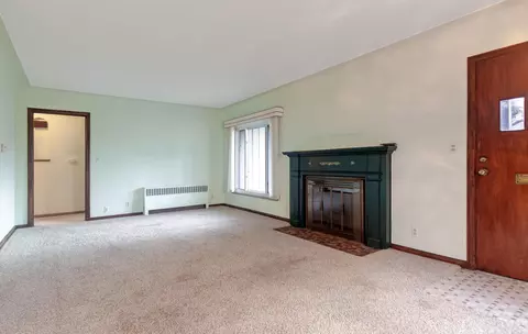 2039 Hampton, Grosse Pointe Woods, MI 48236 photo 4