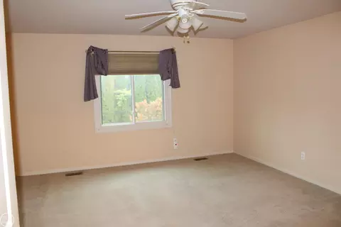Bedroom - 21432 Mackenzie, Macomb, MI 48044 photo 4 of 5
