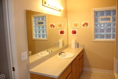 Bath - 21432 Mackenzie, Macomb, MI 48044 photo 6 of 6
